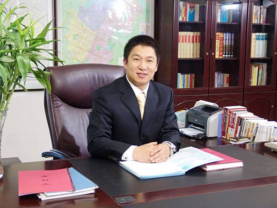 董事長(zhǎng)介紹(圖1) 說(shuō)明: http://m.mo-cnc.com/upload/20121227100334333.jpg